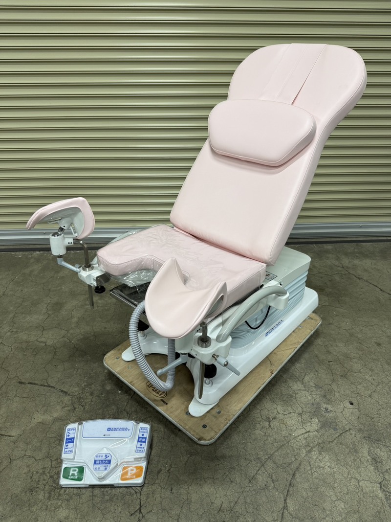 産婦人科検診台｜タカラベルモント｜DG-325の１枚目写真